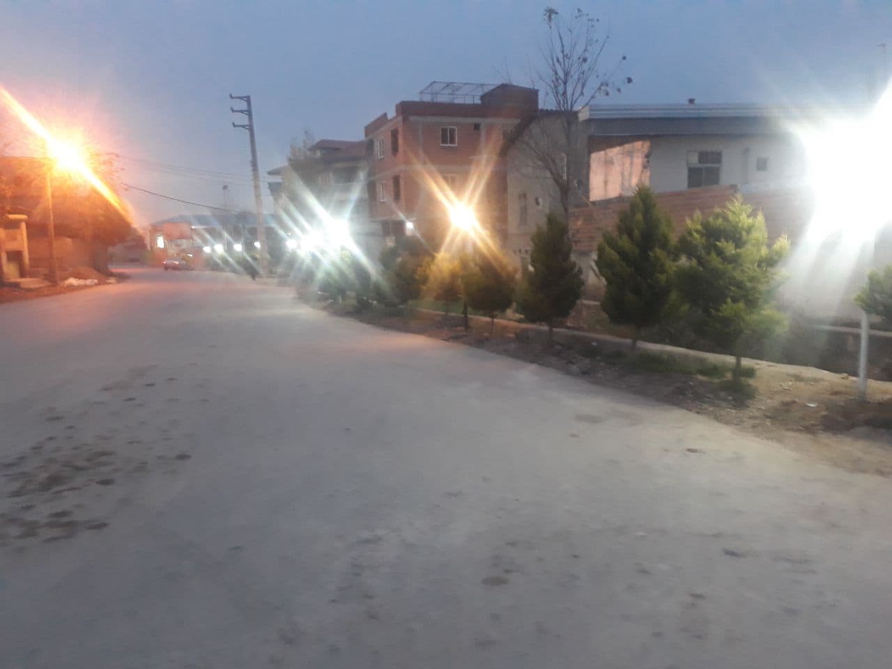 نصب چراغها در روستا