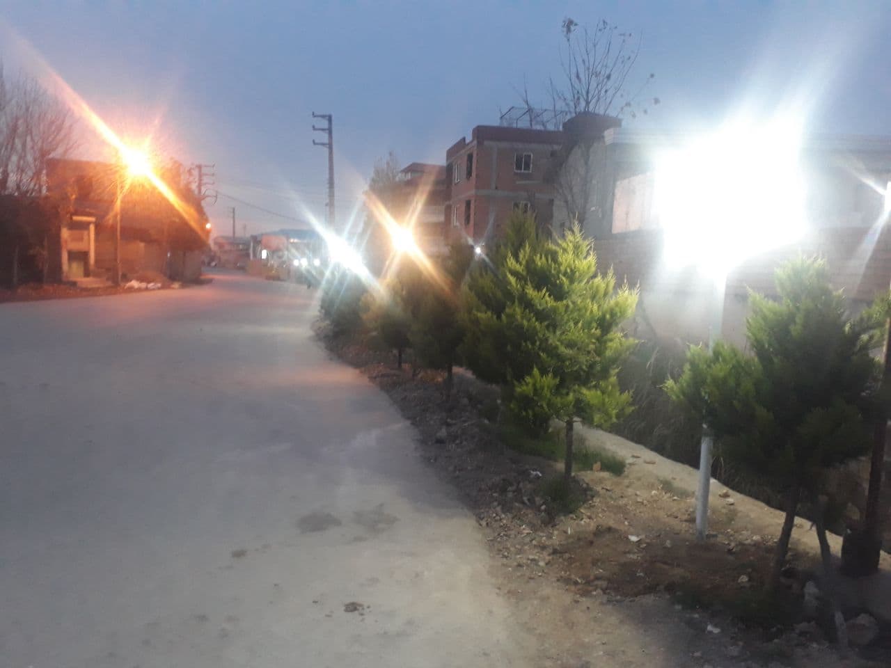 نصب چراغها در روستا